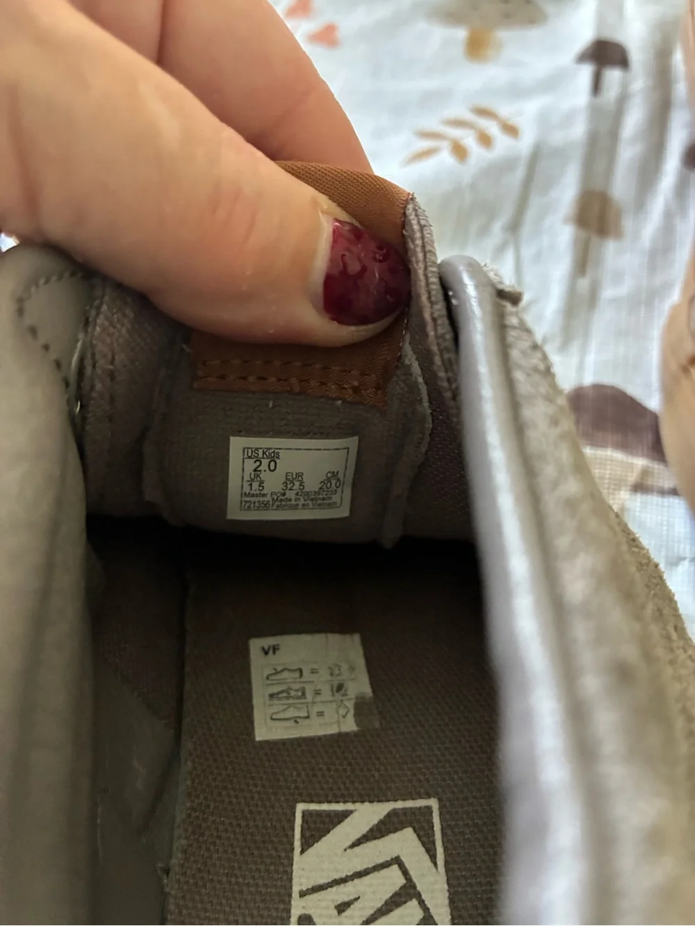 Vans Kids Suede Hook-and-Loop Sneakers in Taupe and Gum